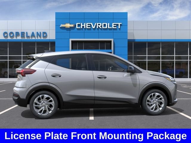 2027 Chevrolet Bolt LT - Photo 6