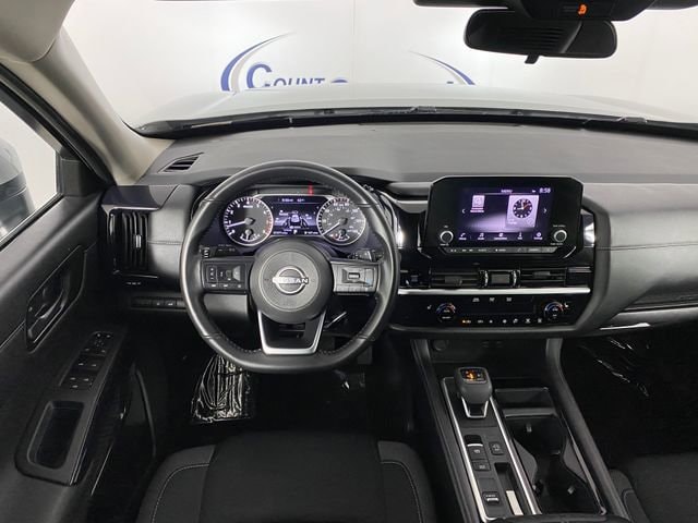 2025 Nissan Pathfinder SV - Photo 15