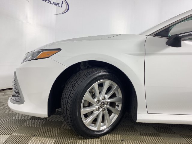 2021 Toyota Camry LE - Photo 31