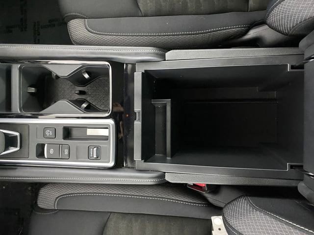 2025 Nissan Pathfinder SV - Photo 28
