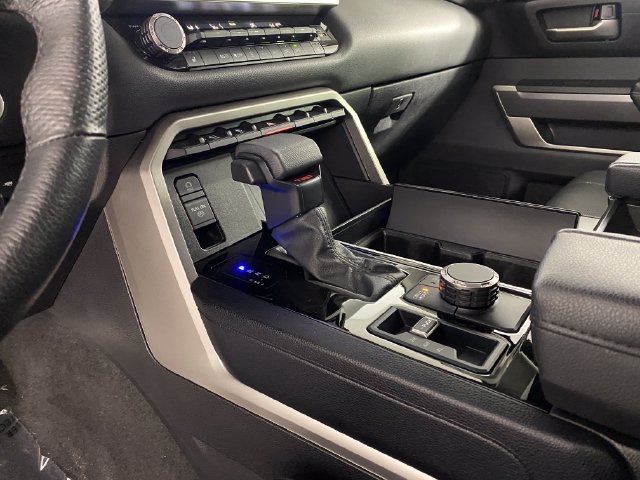 2024 Toyota Sequoia SR5 - Photo 26