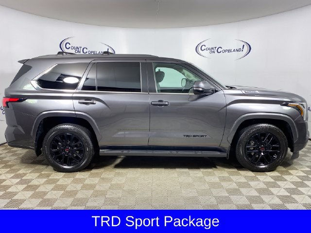 2024 Toyota Sequoia SR5 - Photo 8
