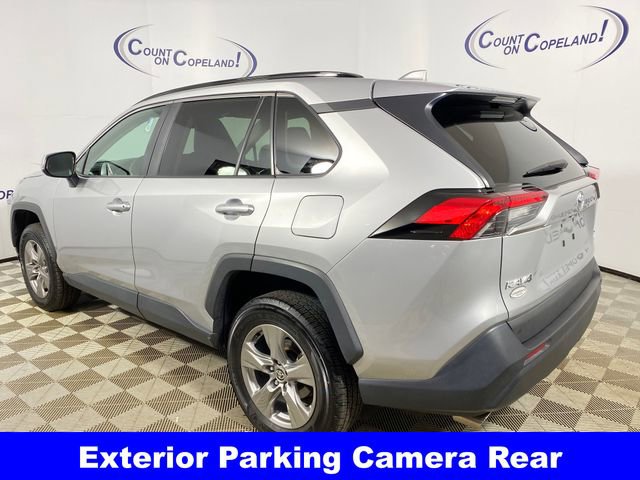 2024 Toyota RAV4 XLE photo 3