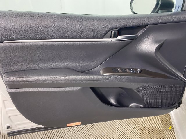 2021 Toyota Camry XSE - Photo 13