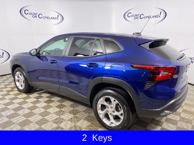 2024 Chevrolet Trax LS - Photo 5
