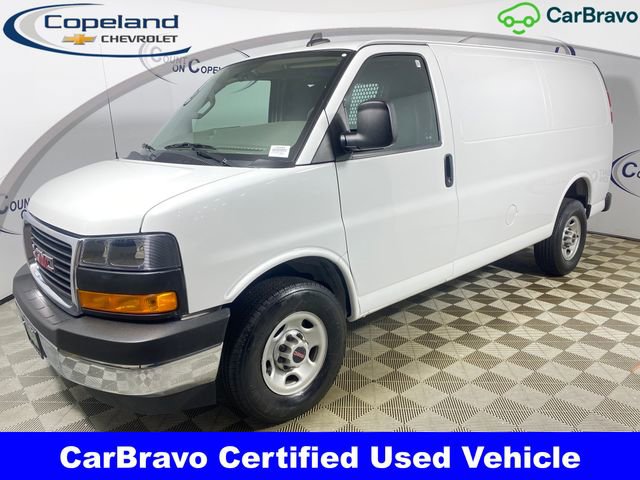 2023 GMC Savana Cargo Work Van's photo