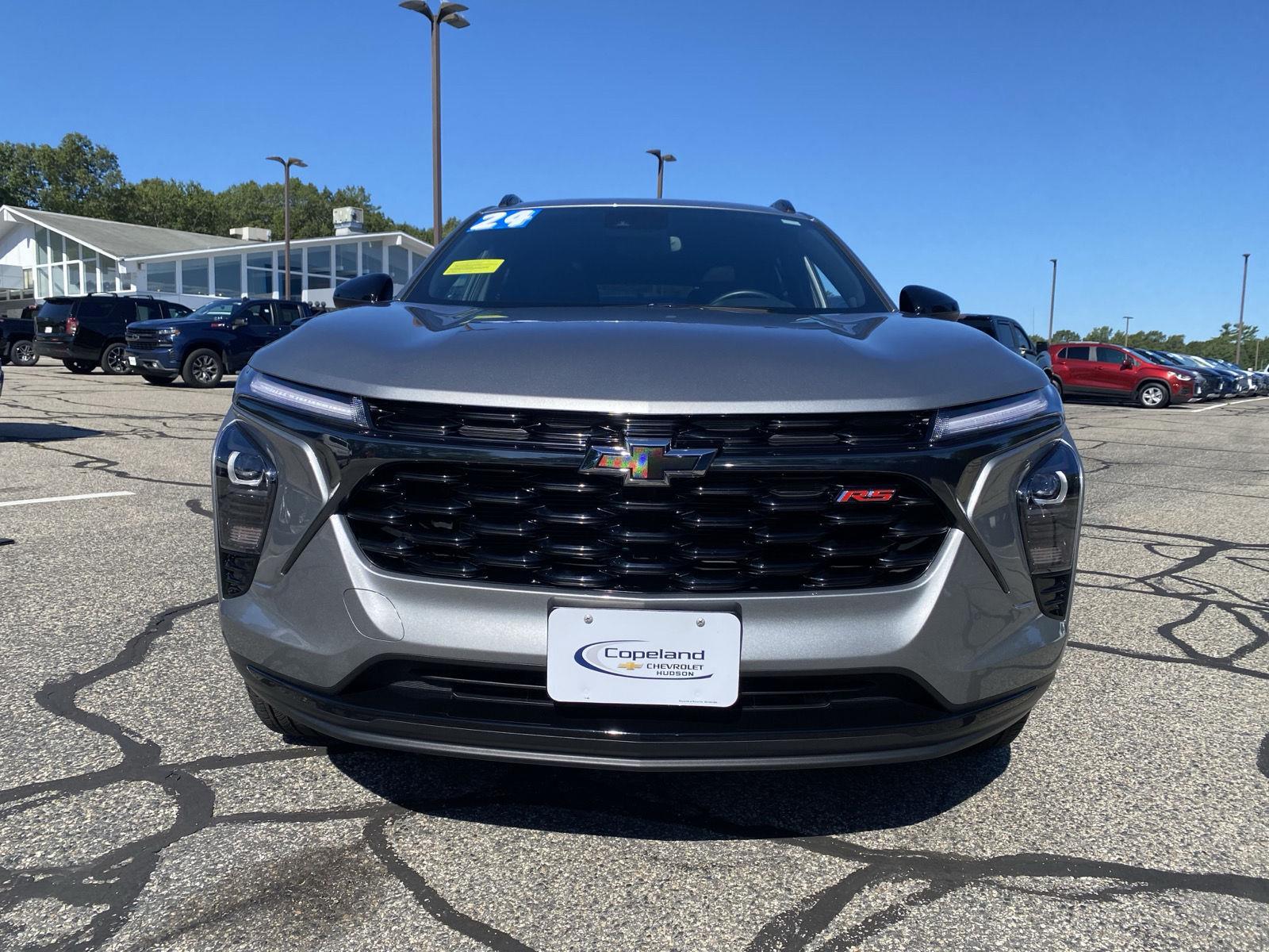 2024 Chevrolet Trax photo 2