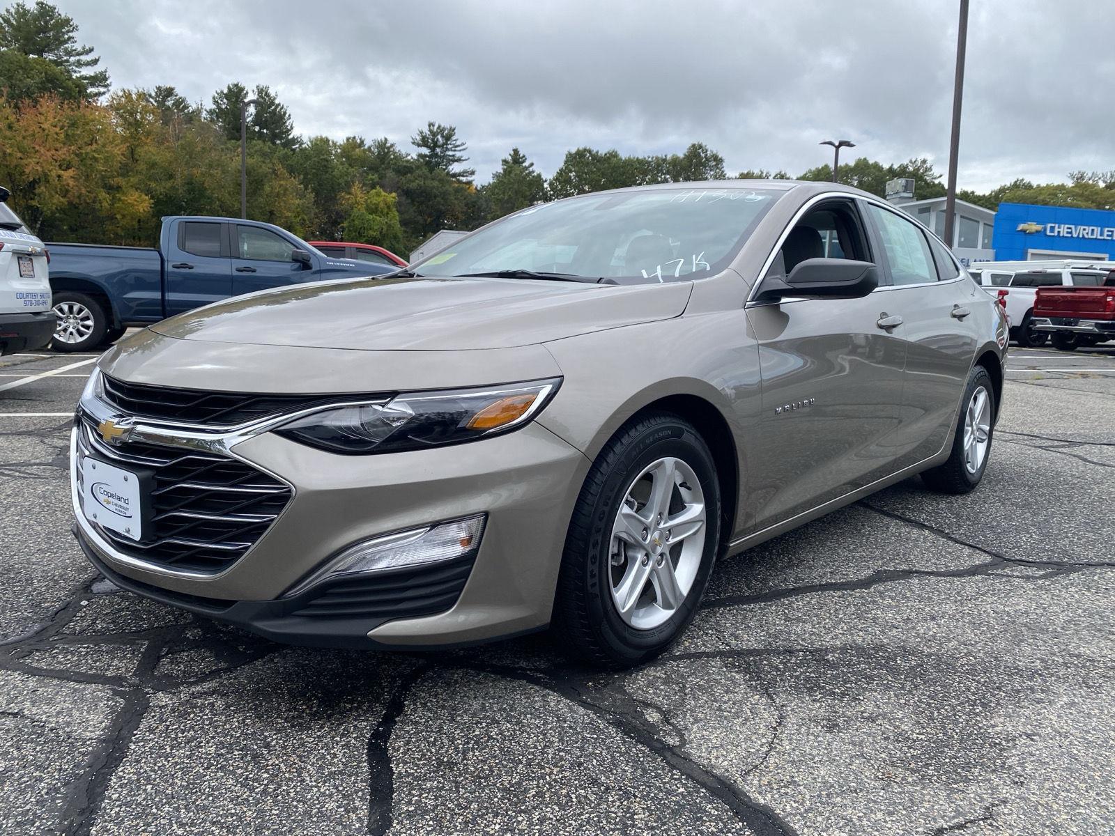 2022 Chevrolet Malibu LS photo 2