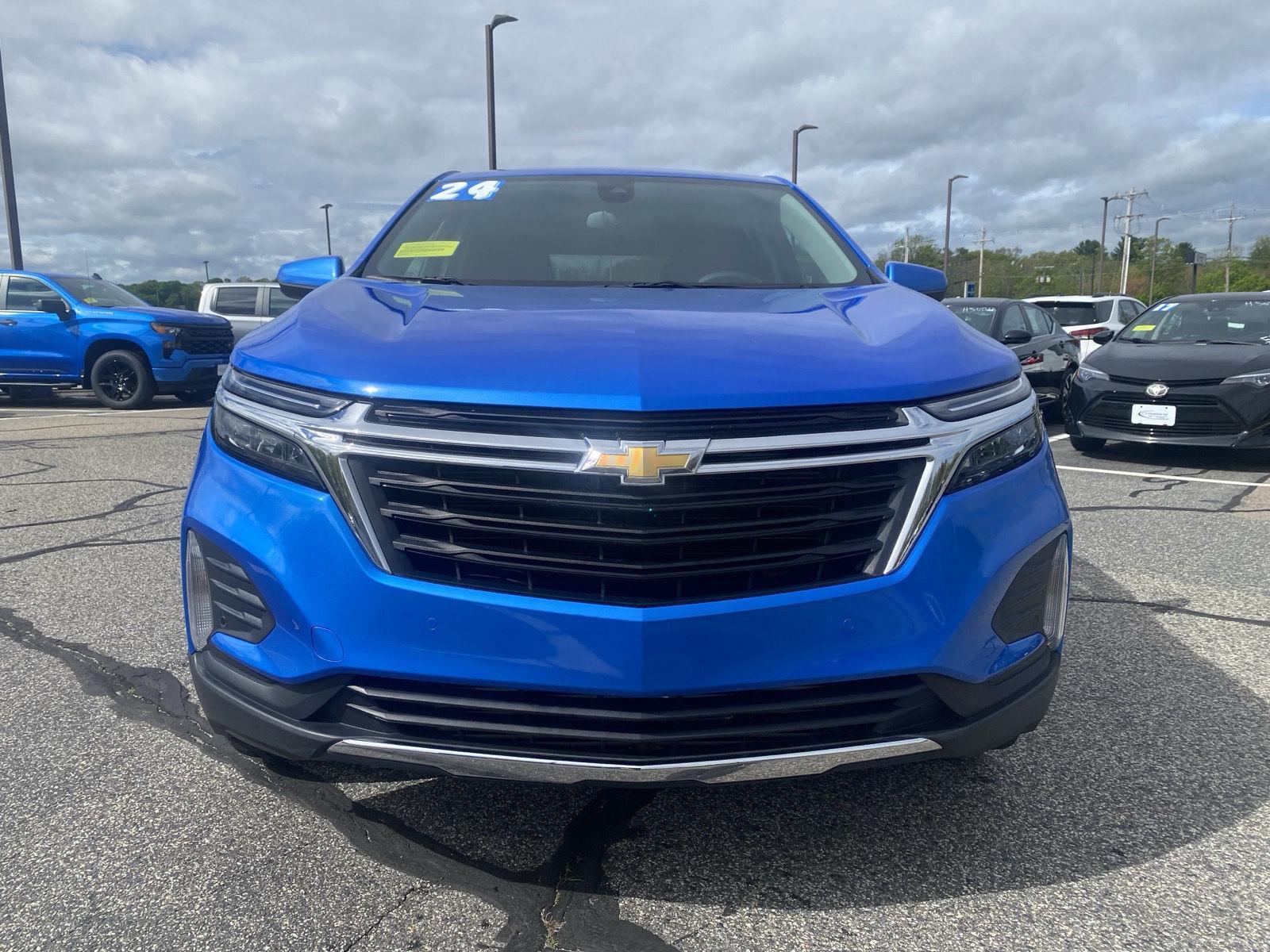 2024 Chevrolet Equinox photo 2