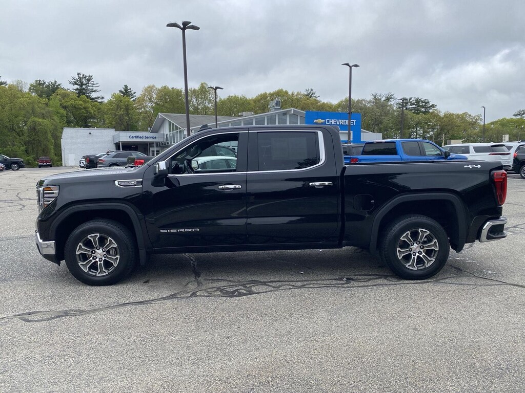Used 2025 GMC Sierra 1500 SLT Truck Crew Cab