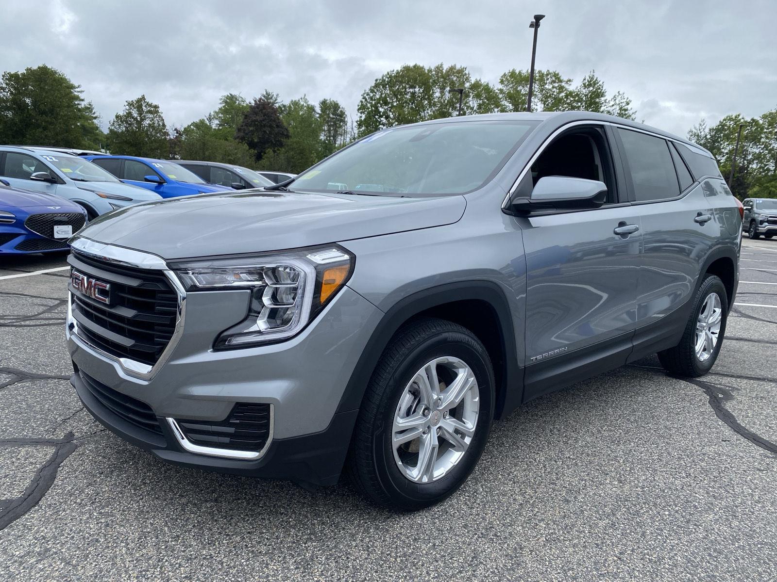 2024 Gmc Terrain SLE photo 3