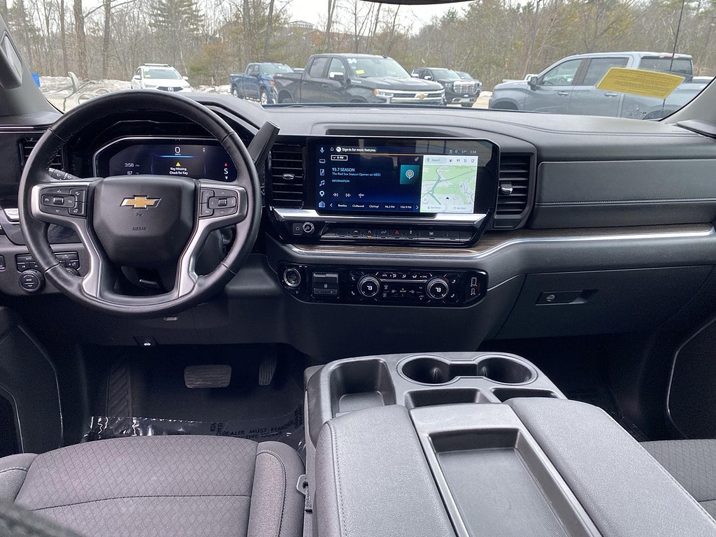 2025 Chevrolet Silverado 1500 LT - Photo 14