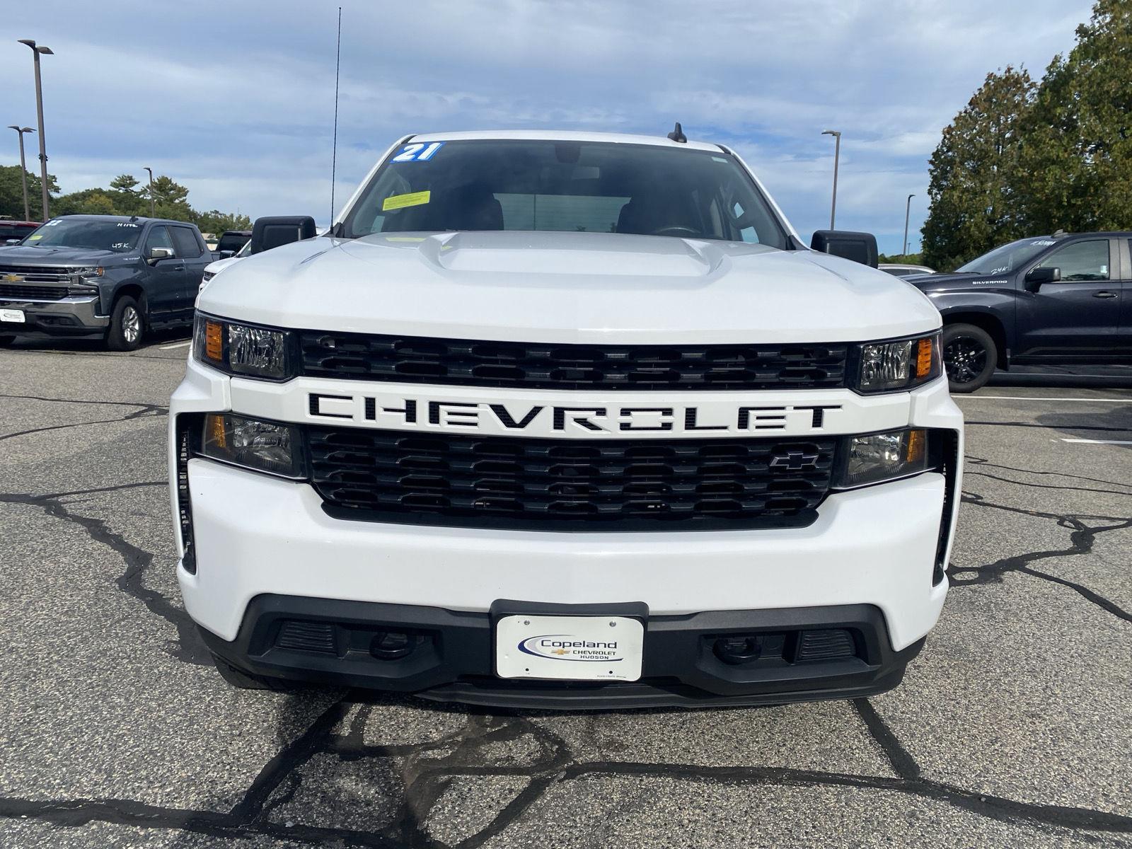 2021 Chevrolet Silverado 1500 Custom photo 2