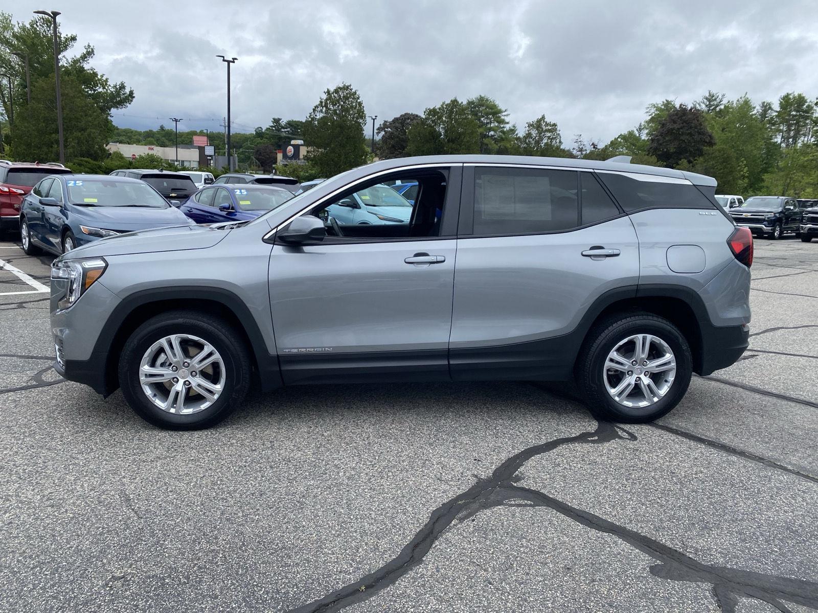 2024 Gmc Terrain SLE photo 4