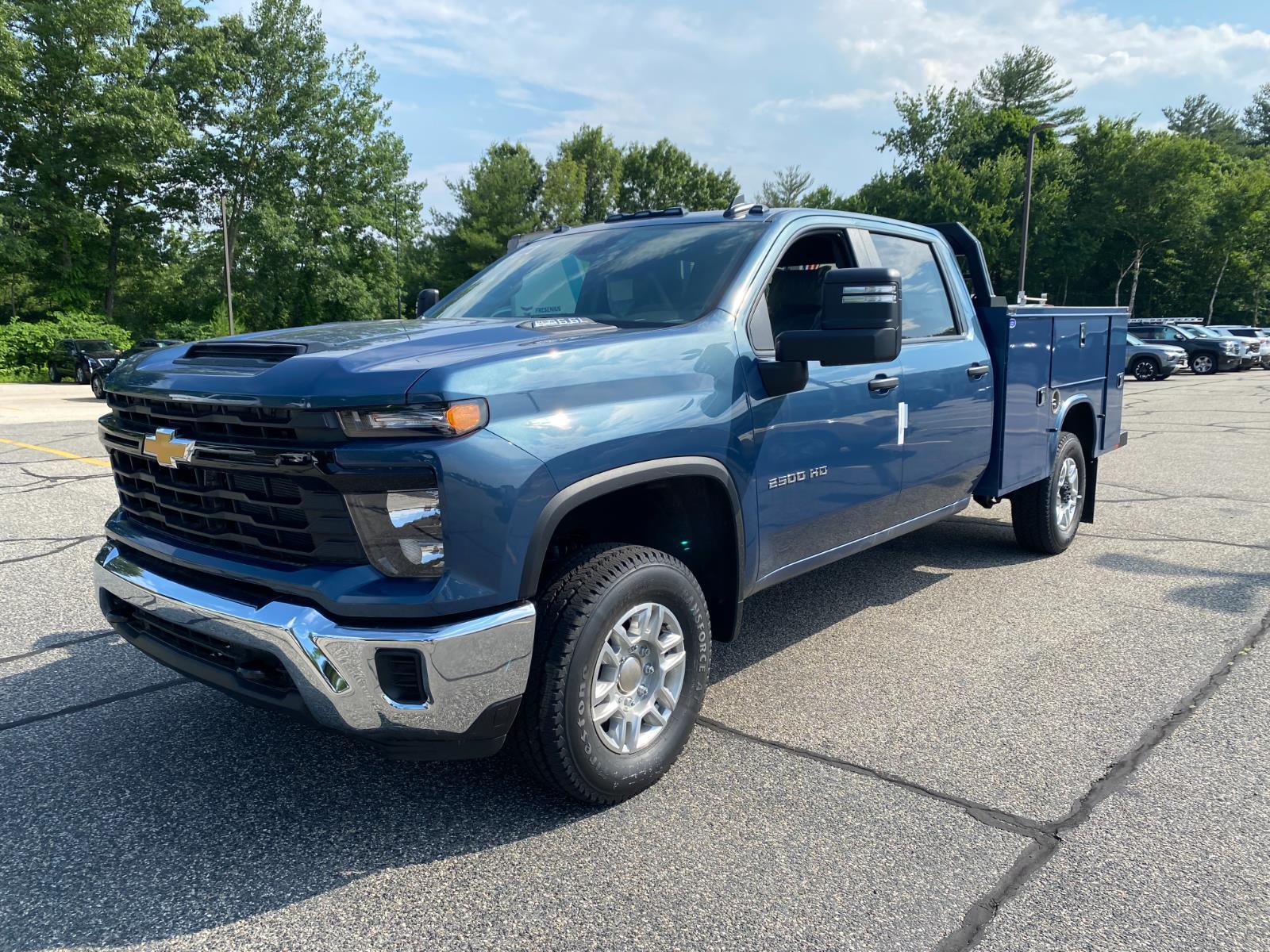 2024 Chevrolet Silverado 2500HD photo 3