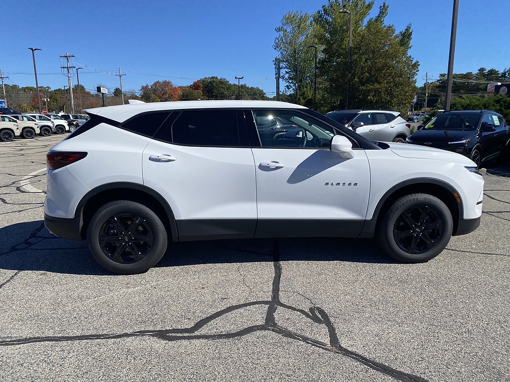 2025 Chevrolet Blazer 2LT - Photo 8