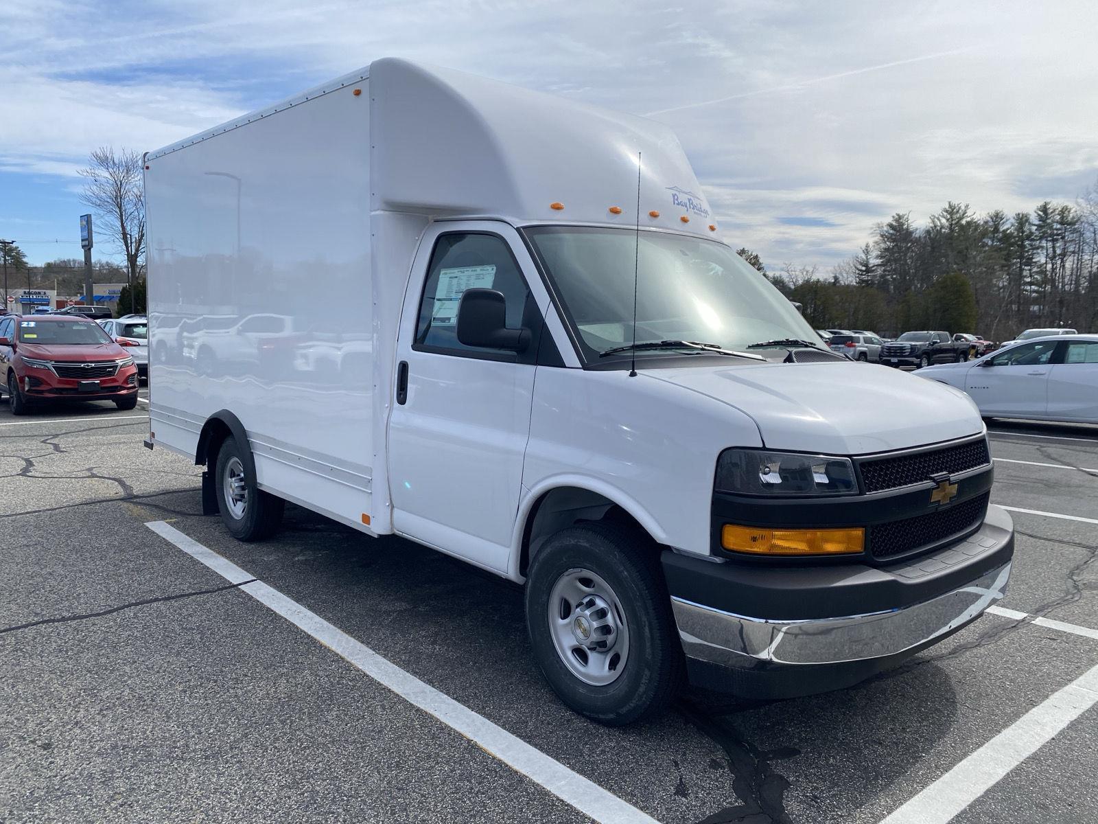 2024 Chevrolet Express Cutaway Base's photo