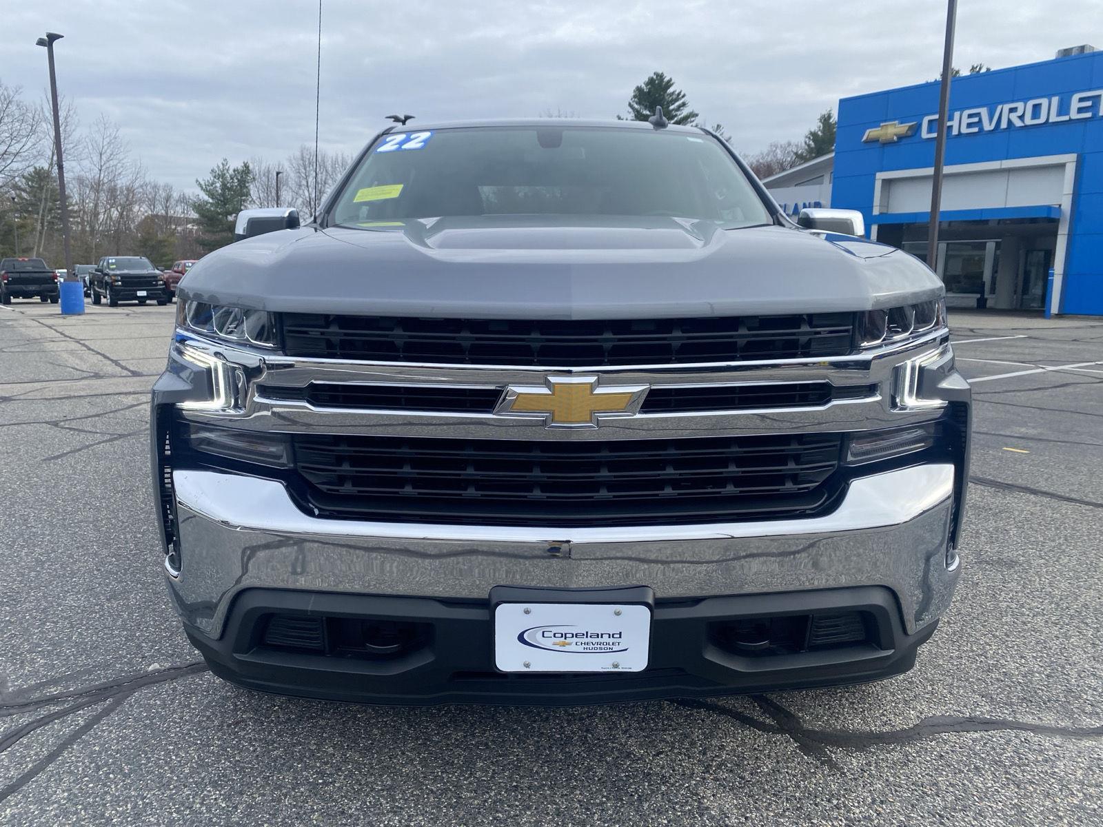 2022 Chevrolet Silverado 1500 photo 2