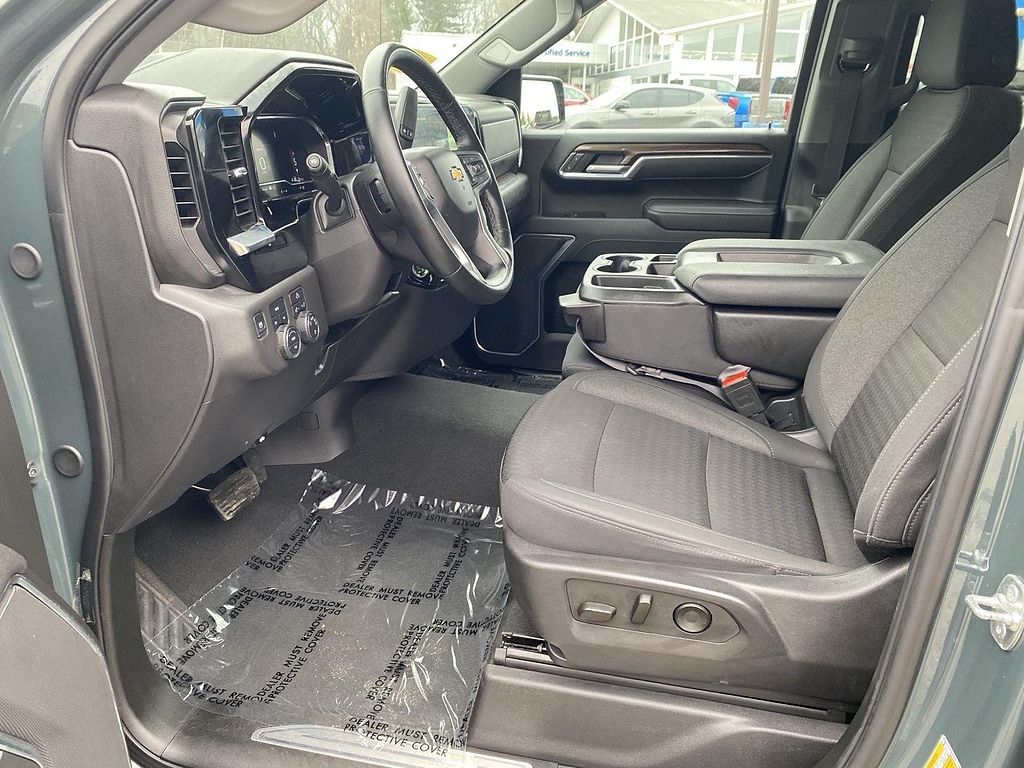 2025 Chevrolet Silverado 1500 LT - Photo 13