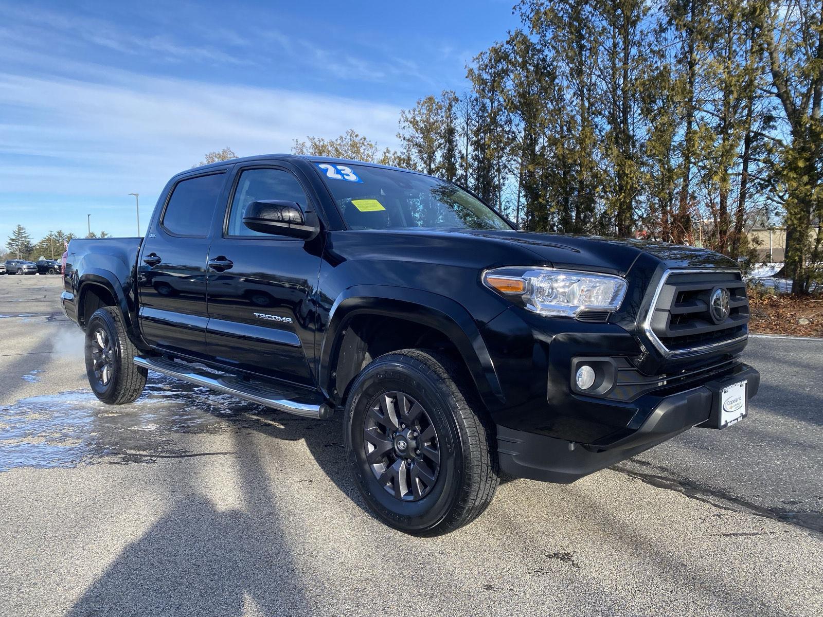 2023 Toyota Tacoma SR5's photo
