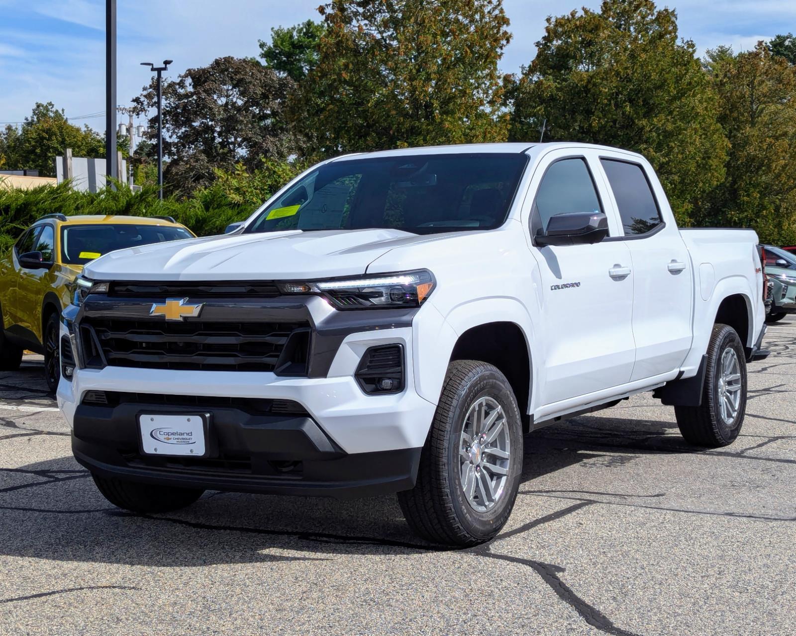 2026 Chevrolet Colorado LT photo 2
