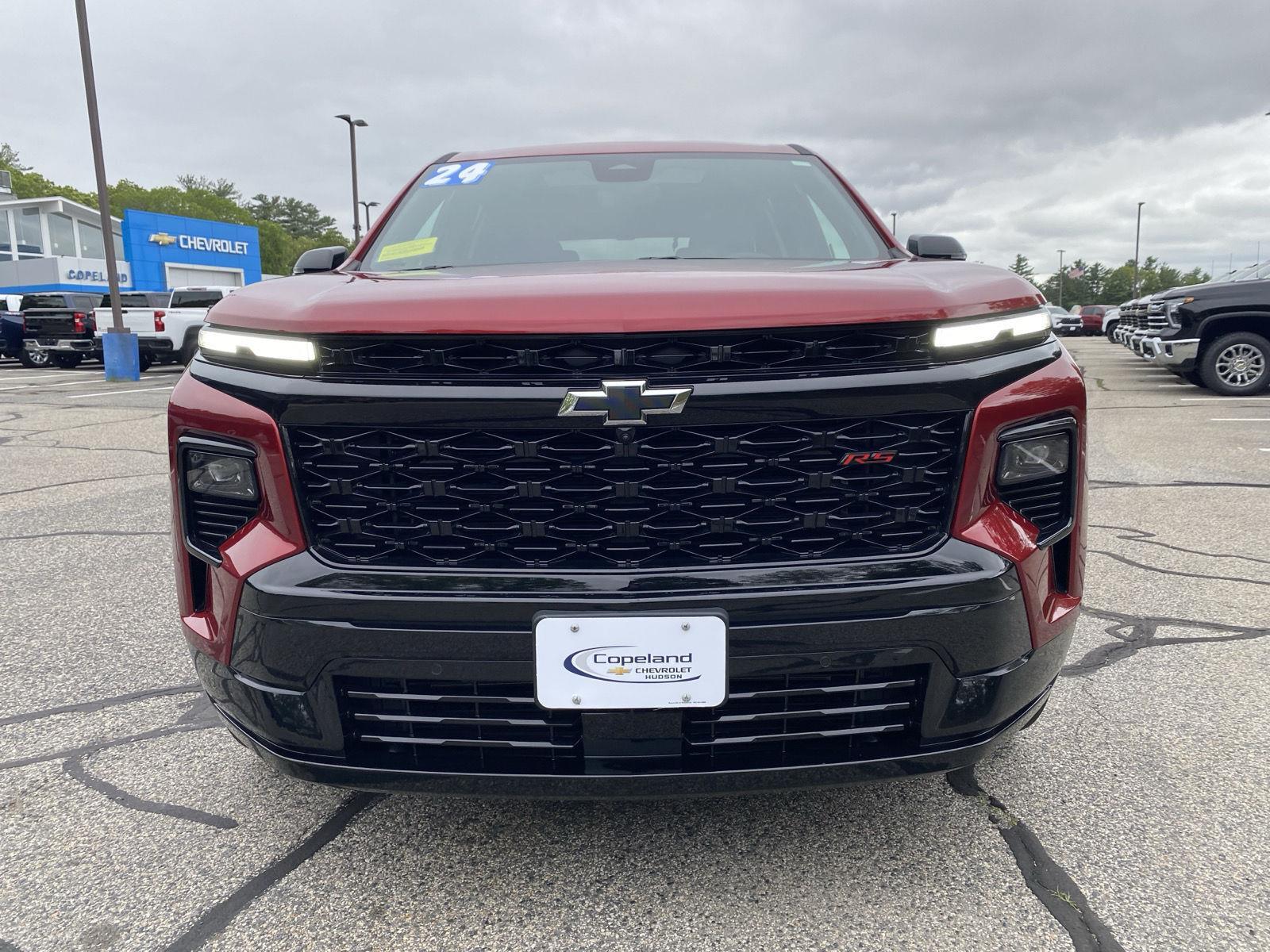 2024 Chevrolet Traverse RS photo 2