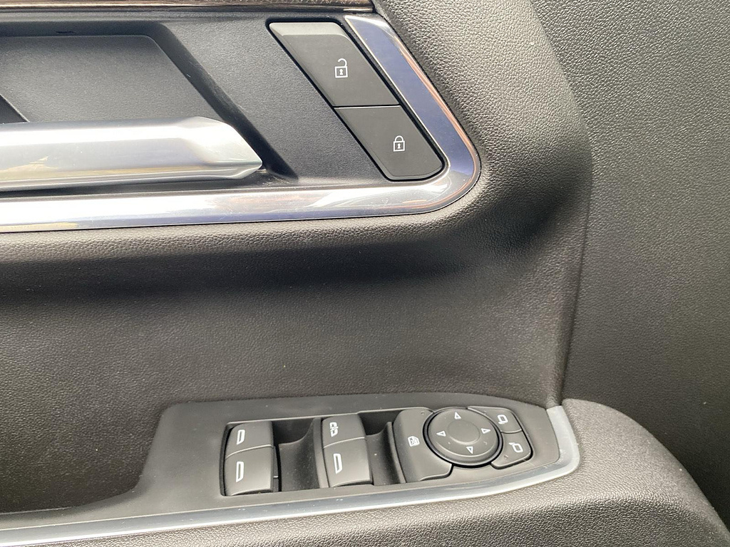 2025 Chevrolet Silverado 1500 LT - Photo 17