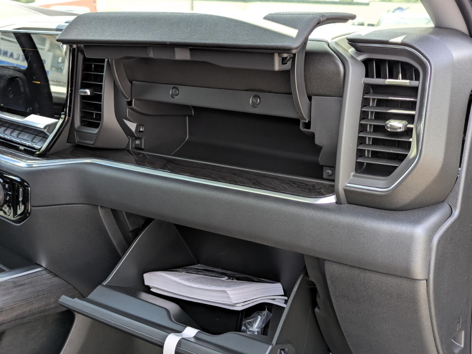 2026 Chevrolet Silverado 2500 HD LTZ - Photo 38