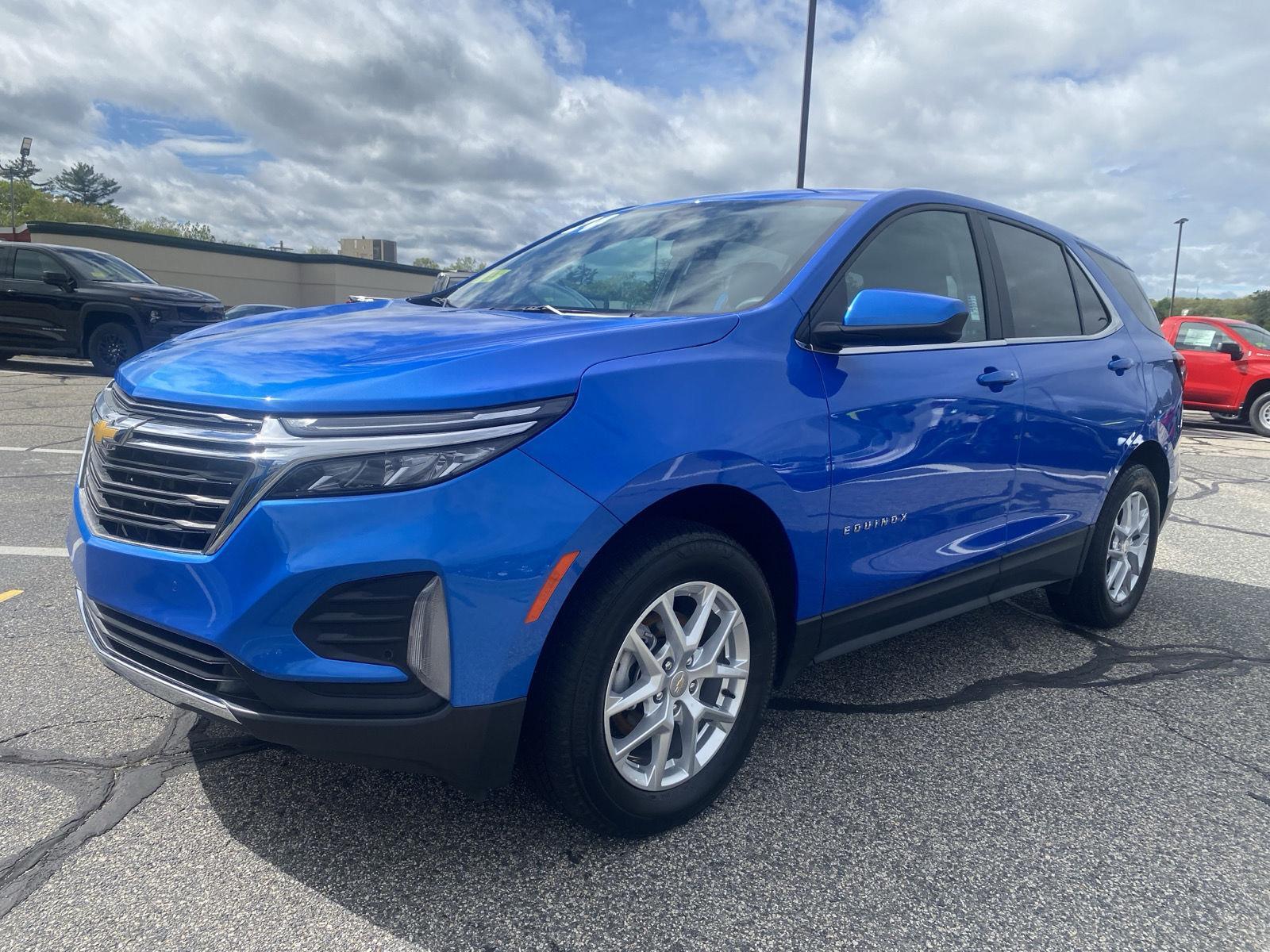 2024 Chevrolet Equinox photo 3