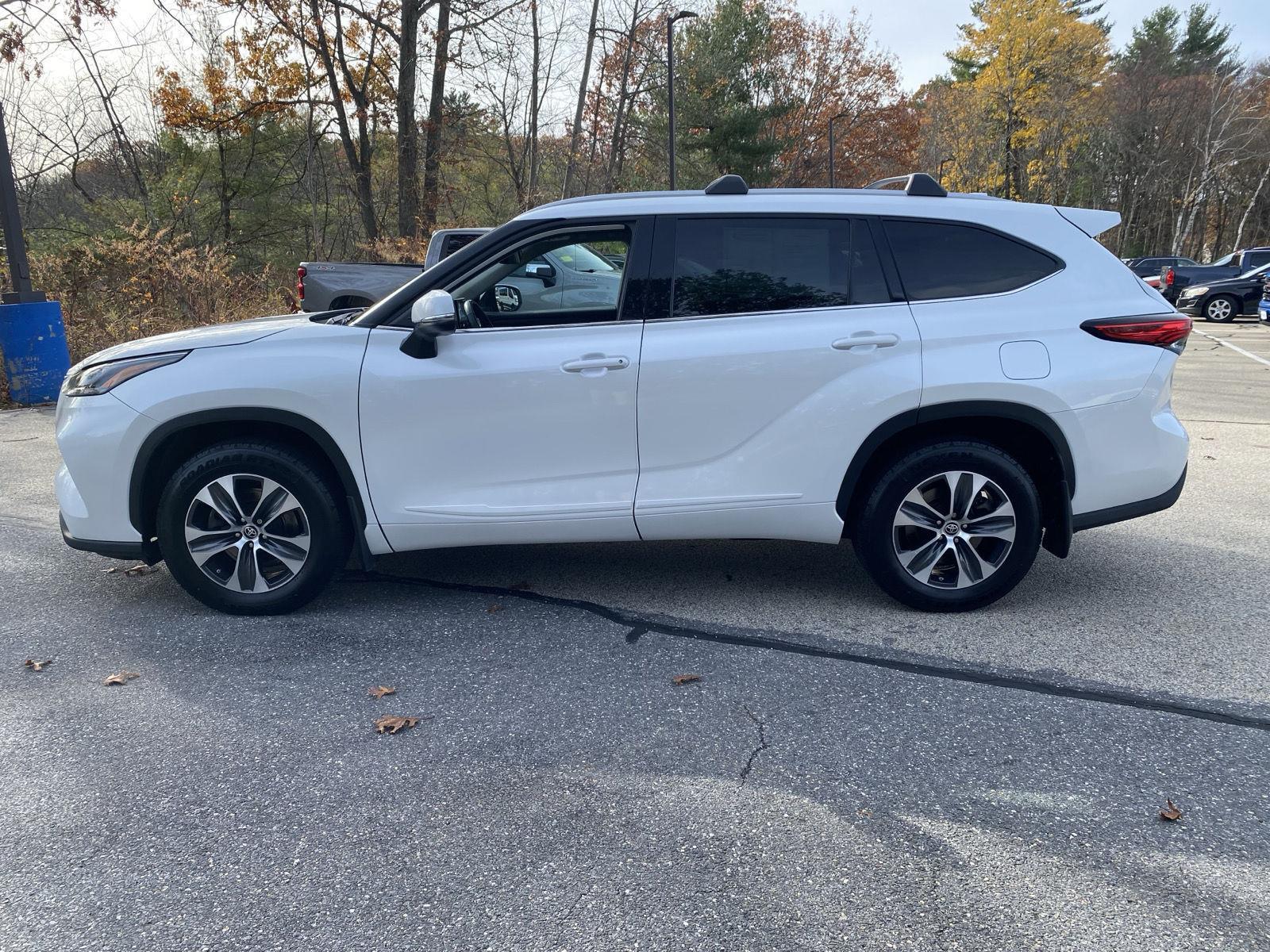 2022 Toyota Highlander XLE photo 4