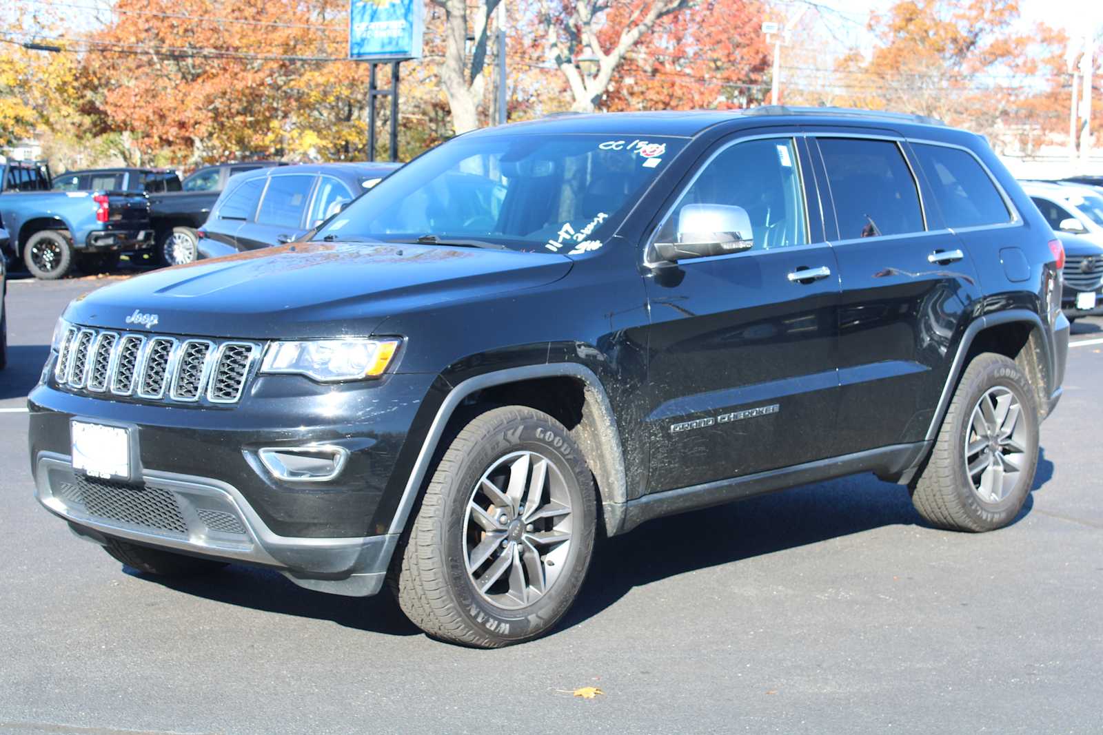 2019 Jeep Grand Cherokee Limited photo 2