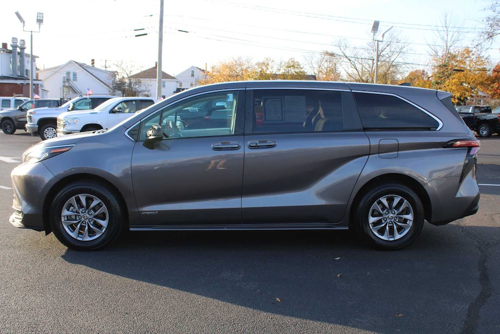 Used 2021 Toyota Sienna LE 8 Passenger Van