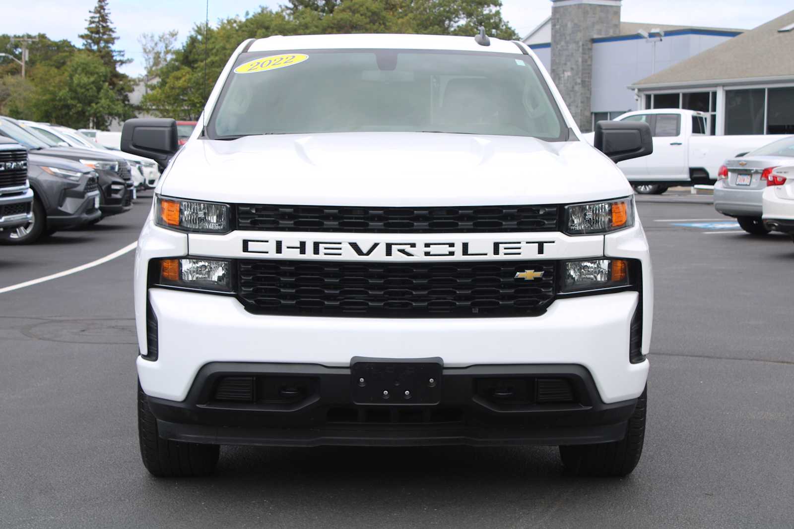 2022 Chevrolet Silverado 1500 Custom photo 2