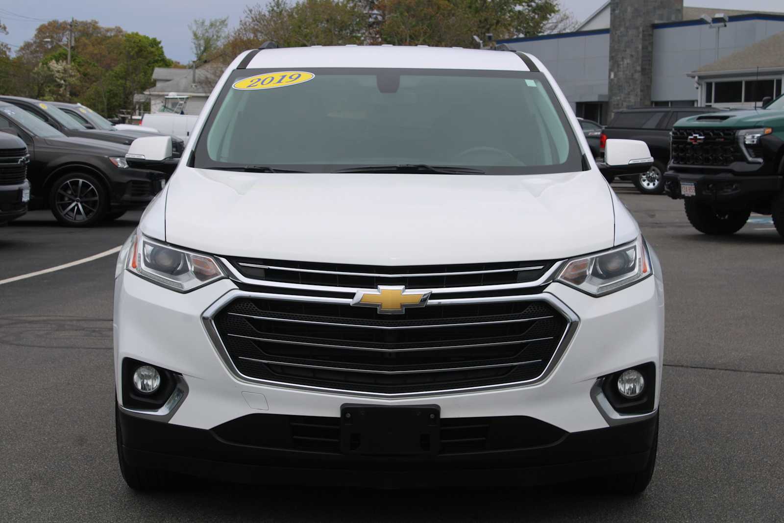 Used 2019 Chevrolet Traverse 1LT with VIN 1GNEVGKW0KJ197922 for sale in Barnstable, MA