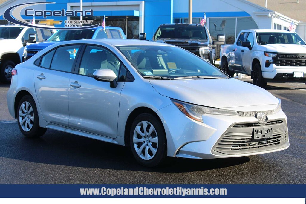 Used 2025 Toyota Corolla LE Sedan