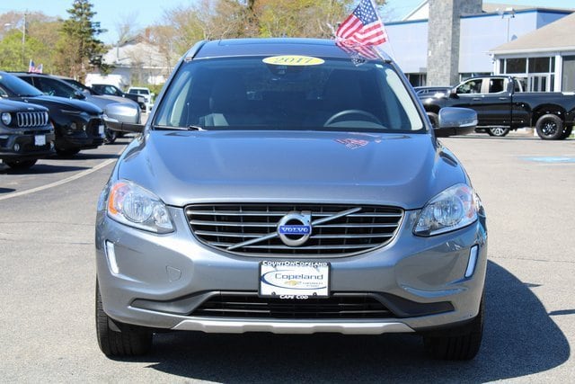 Used 2017 Volvo XC60 T5 Inscription with VIN YV440MRU8H2001246 for sale in Hyannis, MA