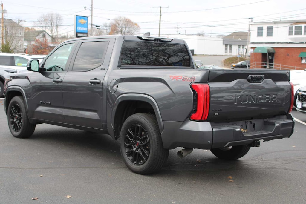 2024 Toyota Tundra SR5 photo 3