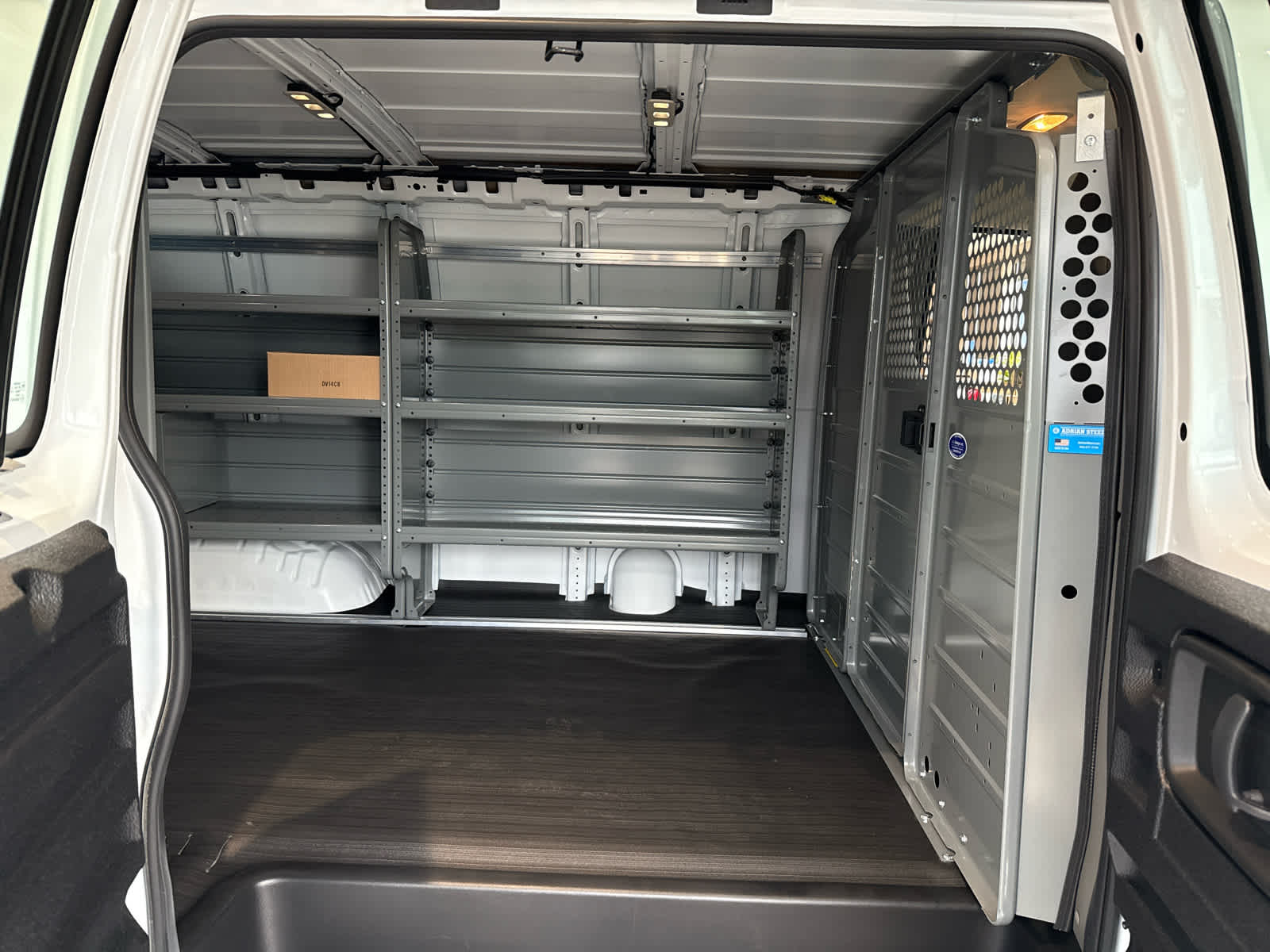 2025 Chevrolet Express Cargo Work Van - Photo 16