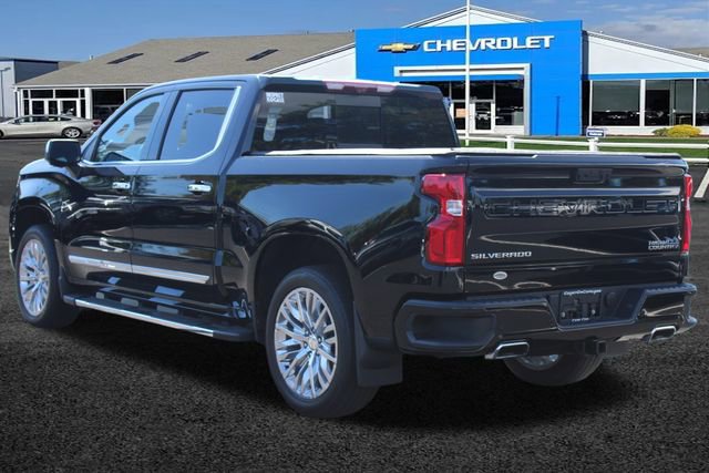 2024 Chevrolet Silverado 1500 High Country photo 3