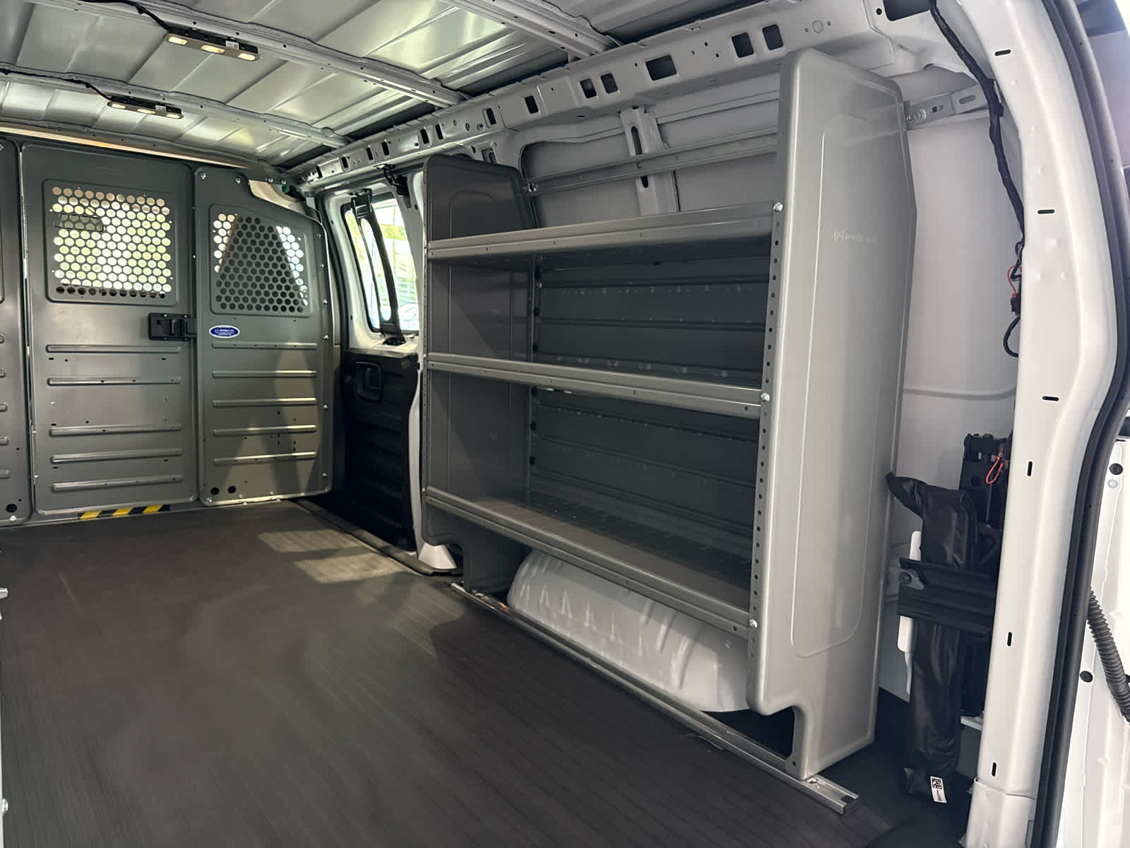 2025 Chevrolet Express Cargo Work Van - Photo 18
