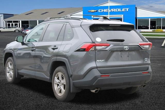 2022 Toyota RAV4 XLE photo 3