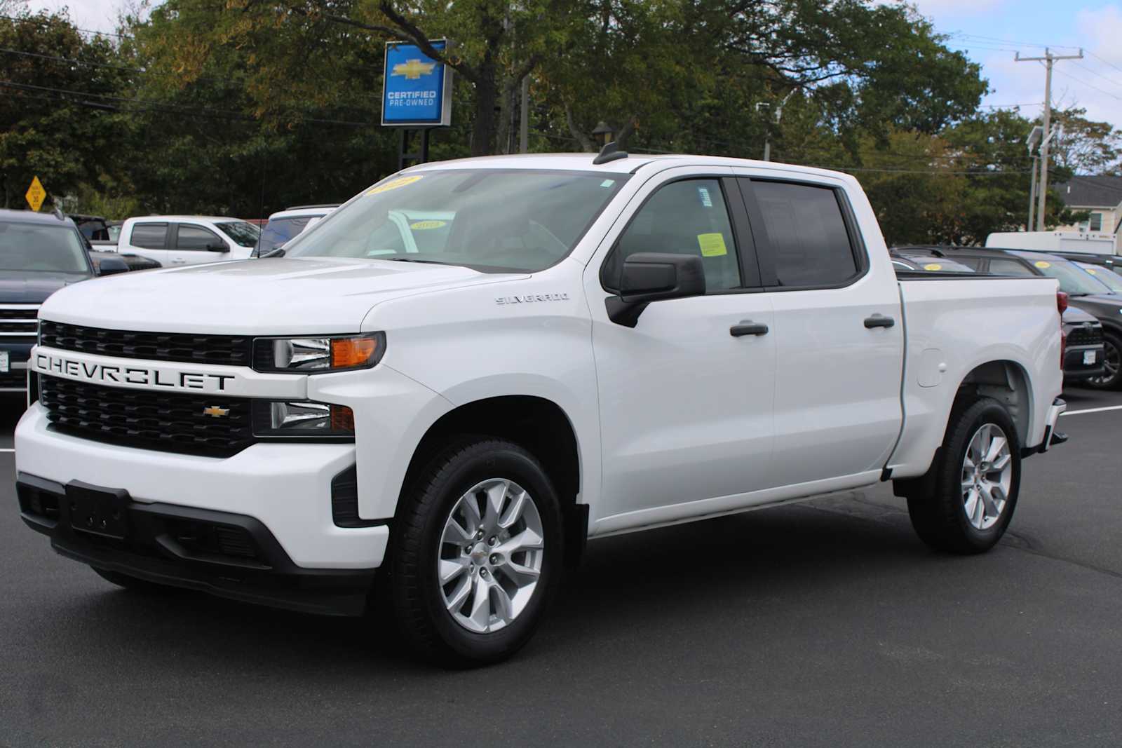 2022 Chevrolet Silverado 1500 Custom photo 3