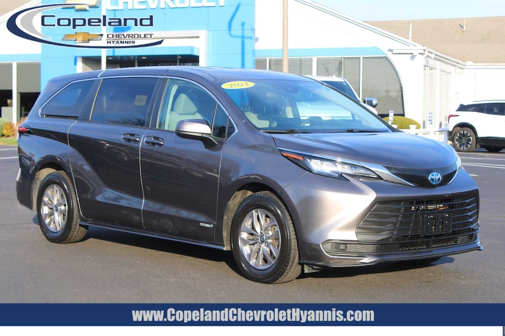 Used 2021 Toyota Sienna LE 8 Passenger Van
