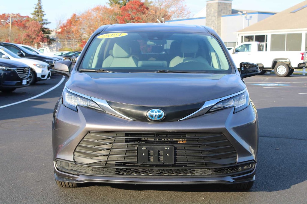Used 2021 Toyota Sienna LE 8 Passenger Van