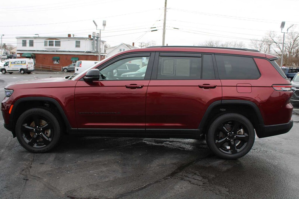 Used 2023 Jeep Grand Cherokee L Laredo SUV