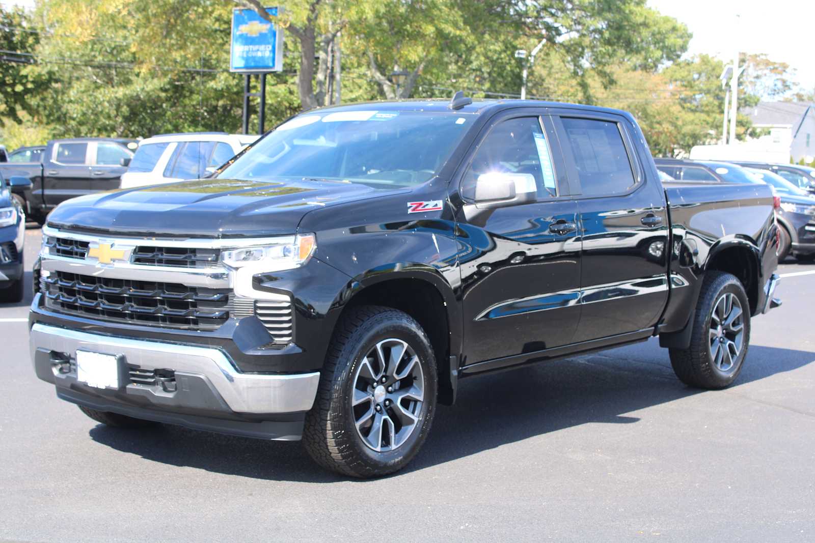 2022 Chevrolet Silverado 1500 photo 3