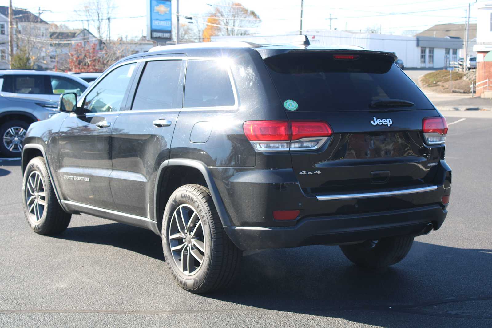 2019 Jeep Grand Cherokee Limited photo 3
