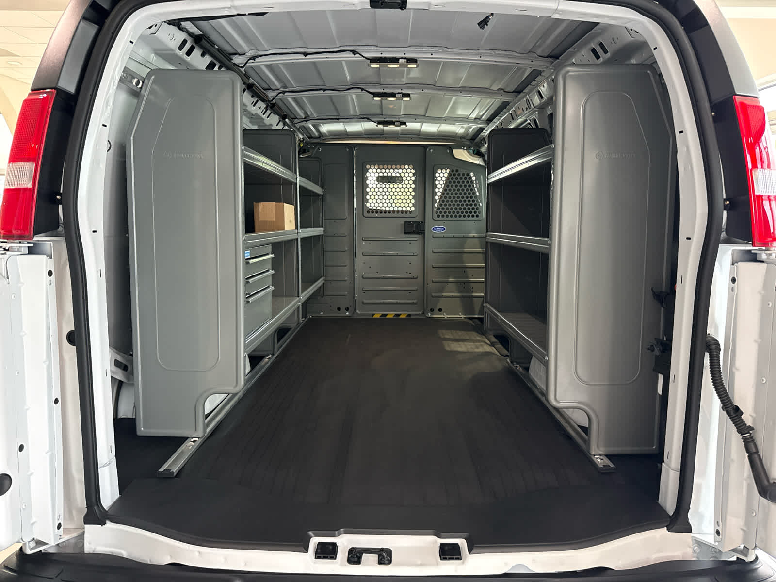 2025 Chevrolet Express Cargo Work Van - Photo 15