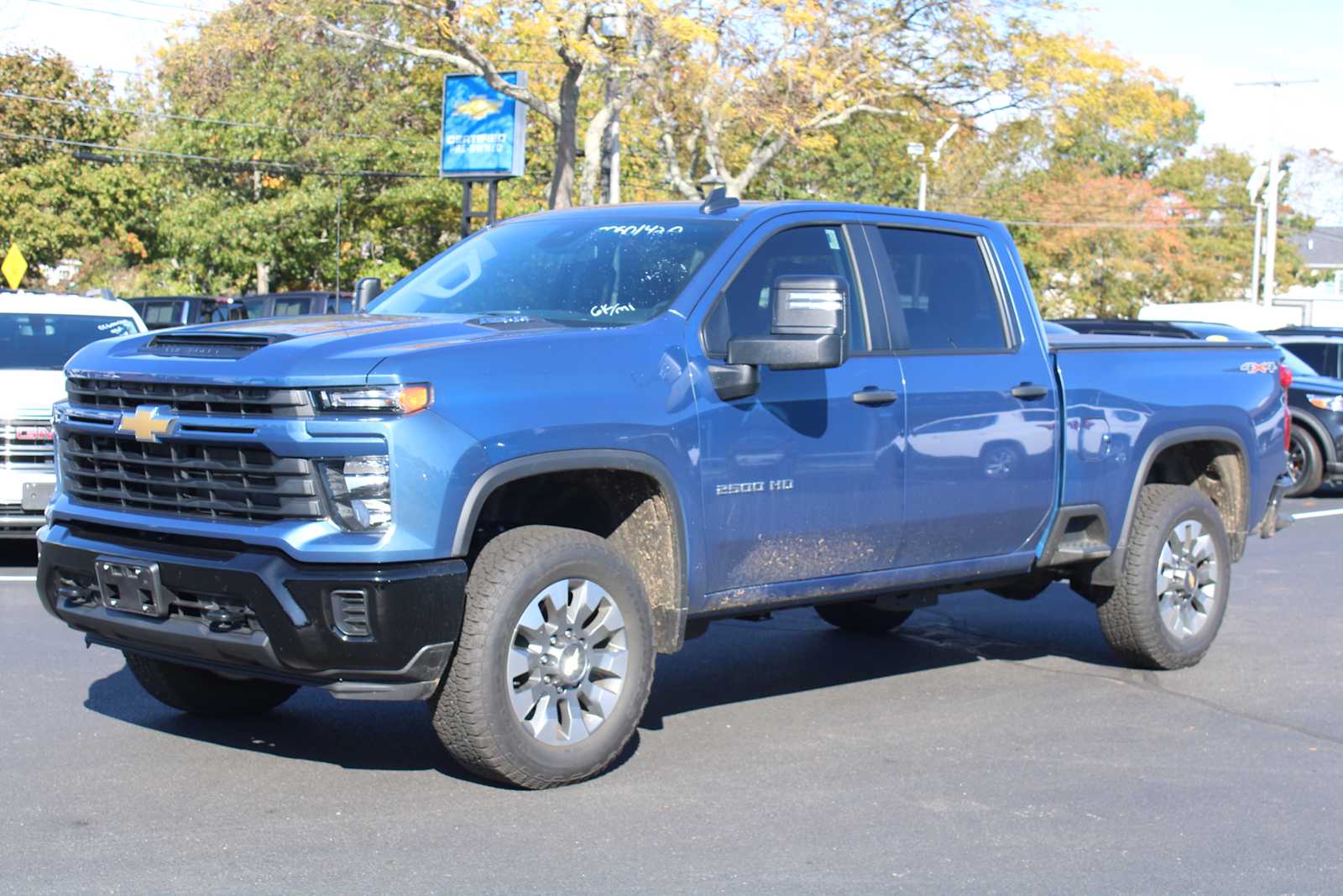 2025 Chevrolet Silverado 2500HD Custom photo 2