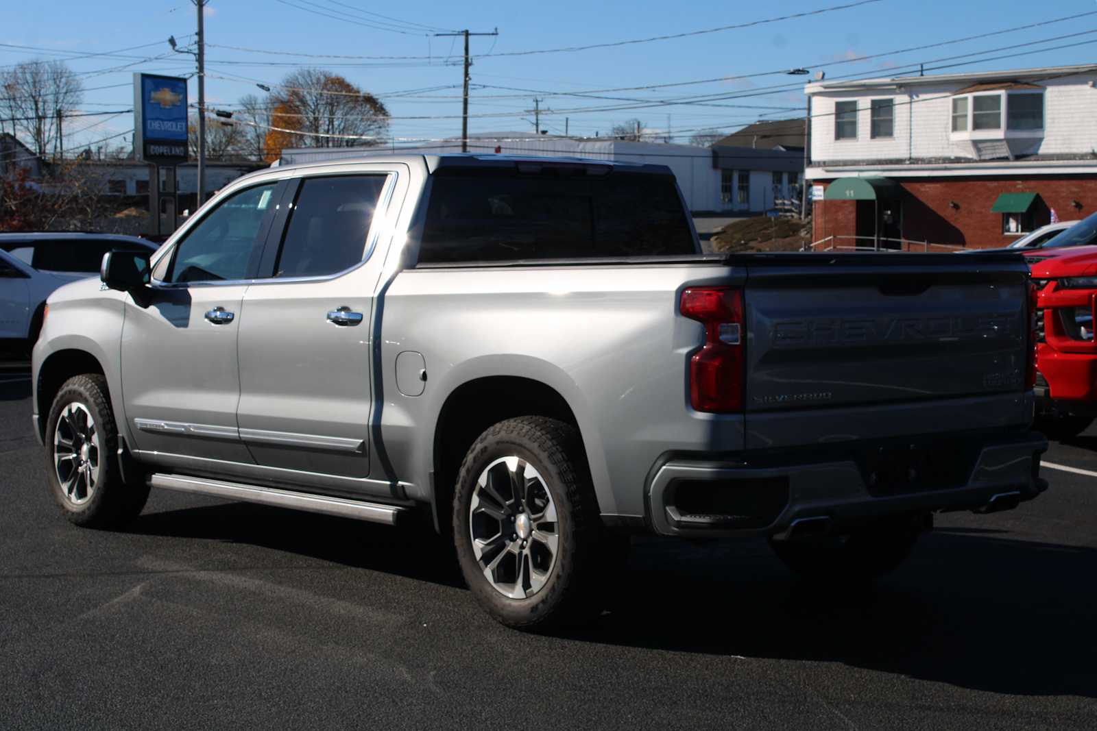 2024 Chevrolet Silverado 1500 High Country photo 3